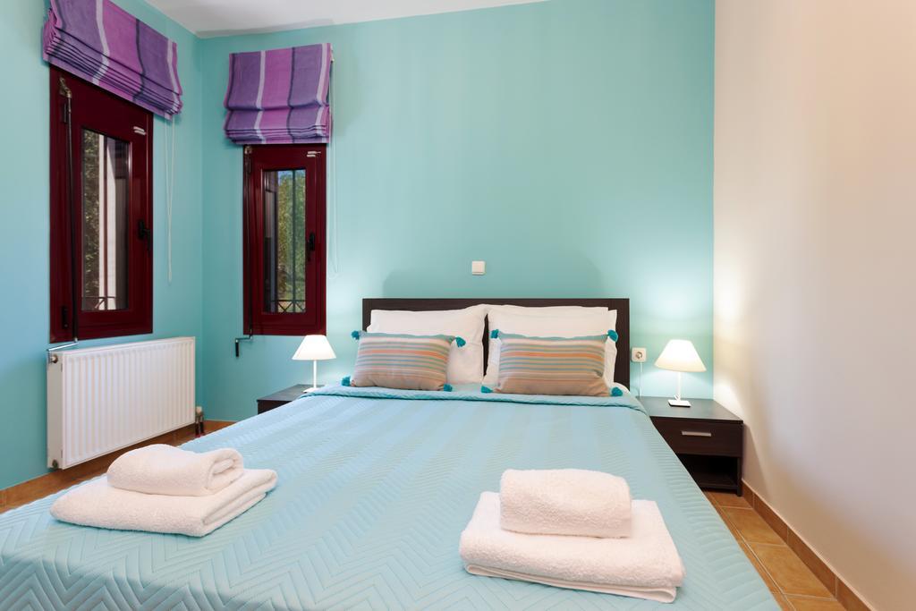 Evalexia Villa - Luxury Villa With Private Pool Near Laganas Perfect For Groups By Villa Mana Gers Kalamákion Exterior foto